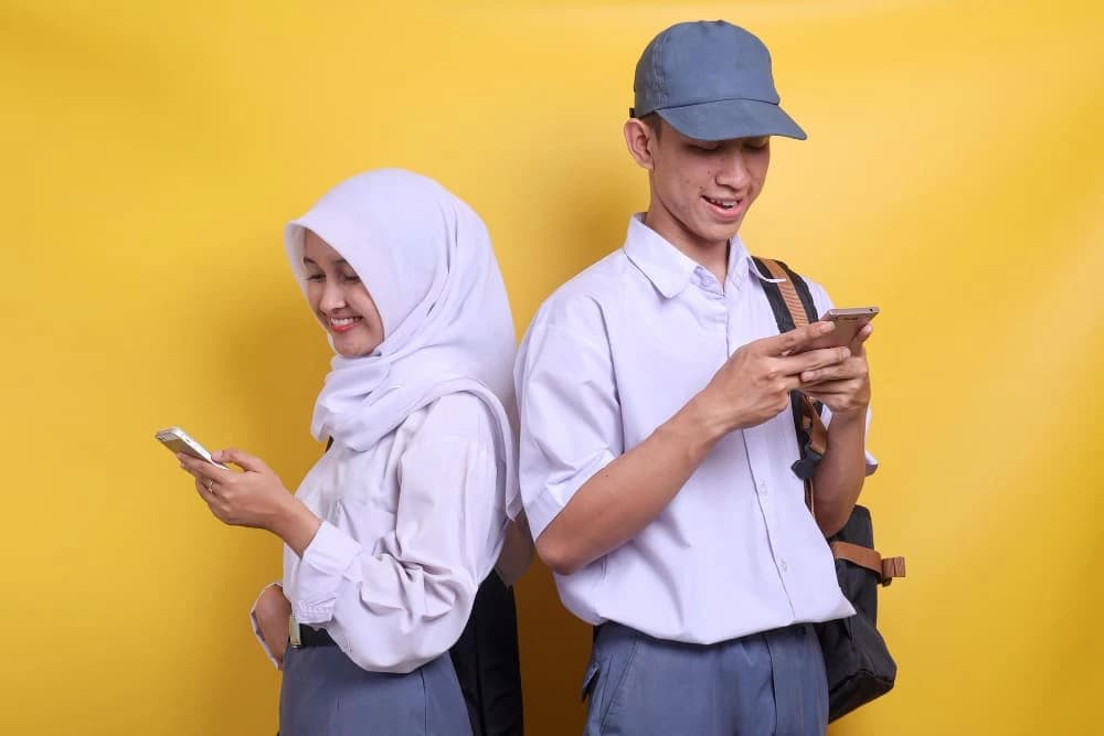 7 Ide Usaha Online untuk Pelajar yang Bisa Dimulai dari HP