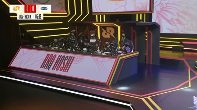 RRQ Hoshi Tumbang, Bukti Ketatnya Persaingan MPL ID Season 10 Ini
